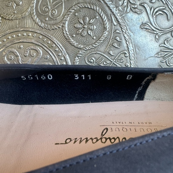 Navy blue Salvatore Ferragamo flats. Size 8 - Picture 3 of 8